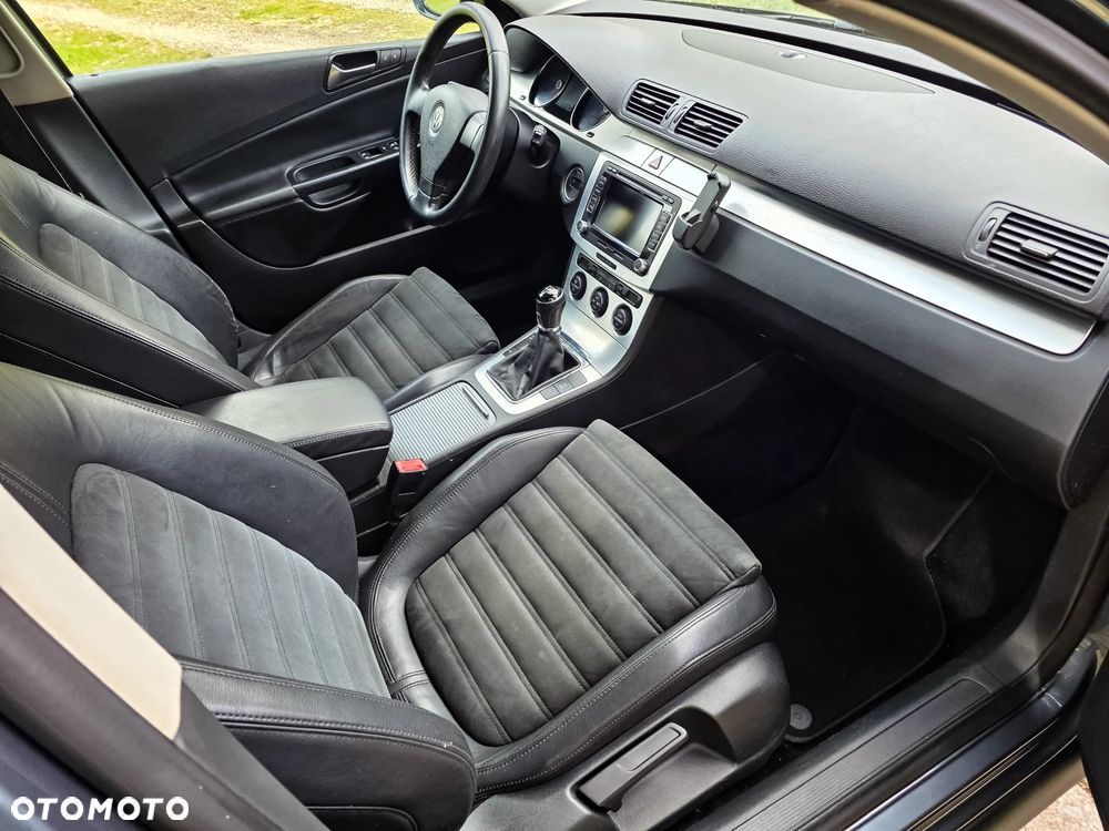 Volkswagen Passat 2.0 TDI DPF BlueMotion Technology Highline - 8
