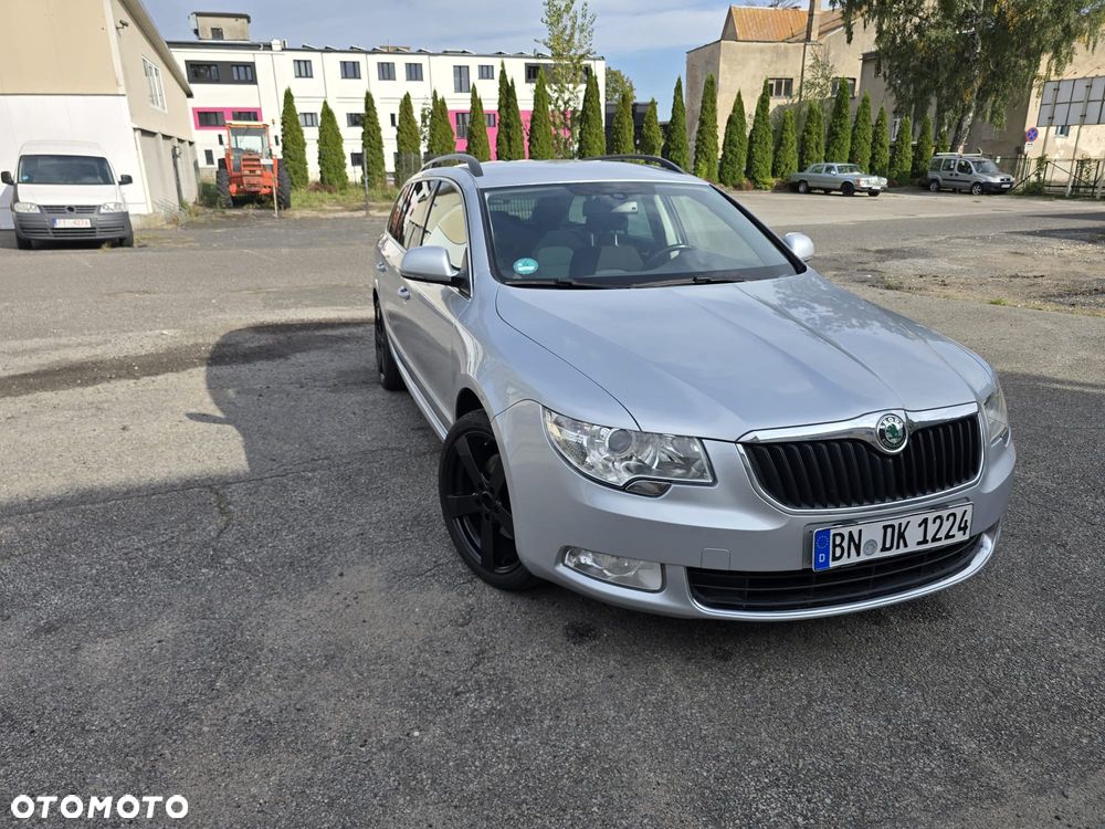 Skoda Superb 2.0 TDI DSG Ambition - 4