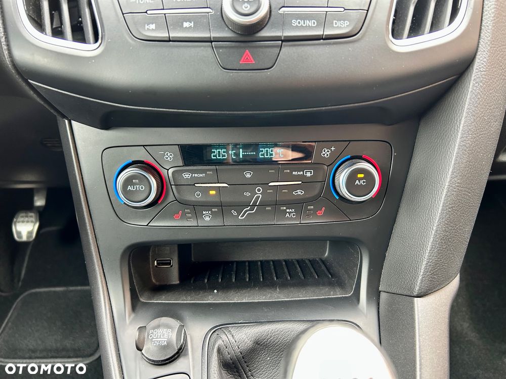 Ford Focus 1.0 EcoBoost Start-Stopp-System ST-LINE STYLE - 27