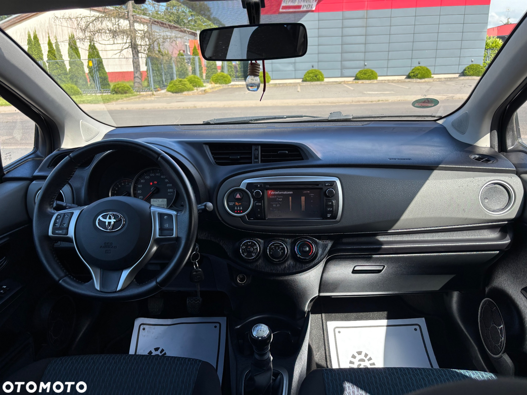 Toyota Yaris - 15