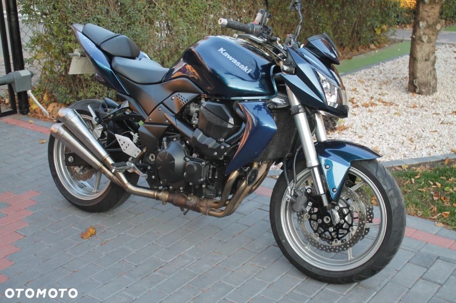 Kawasaki Z750 owiewka osłona boczek zbiornik silnik zawieszenie set podnóżek swap siedzenie chłodnica regulator moduł przełącznik przekaźnik licznik wiązka stelaż - 1
