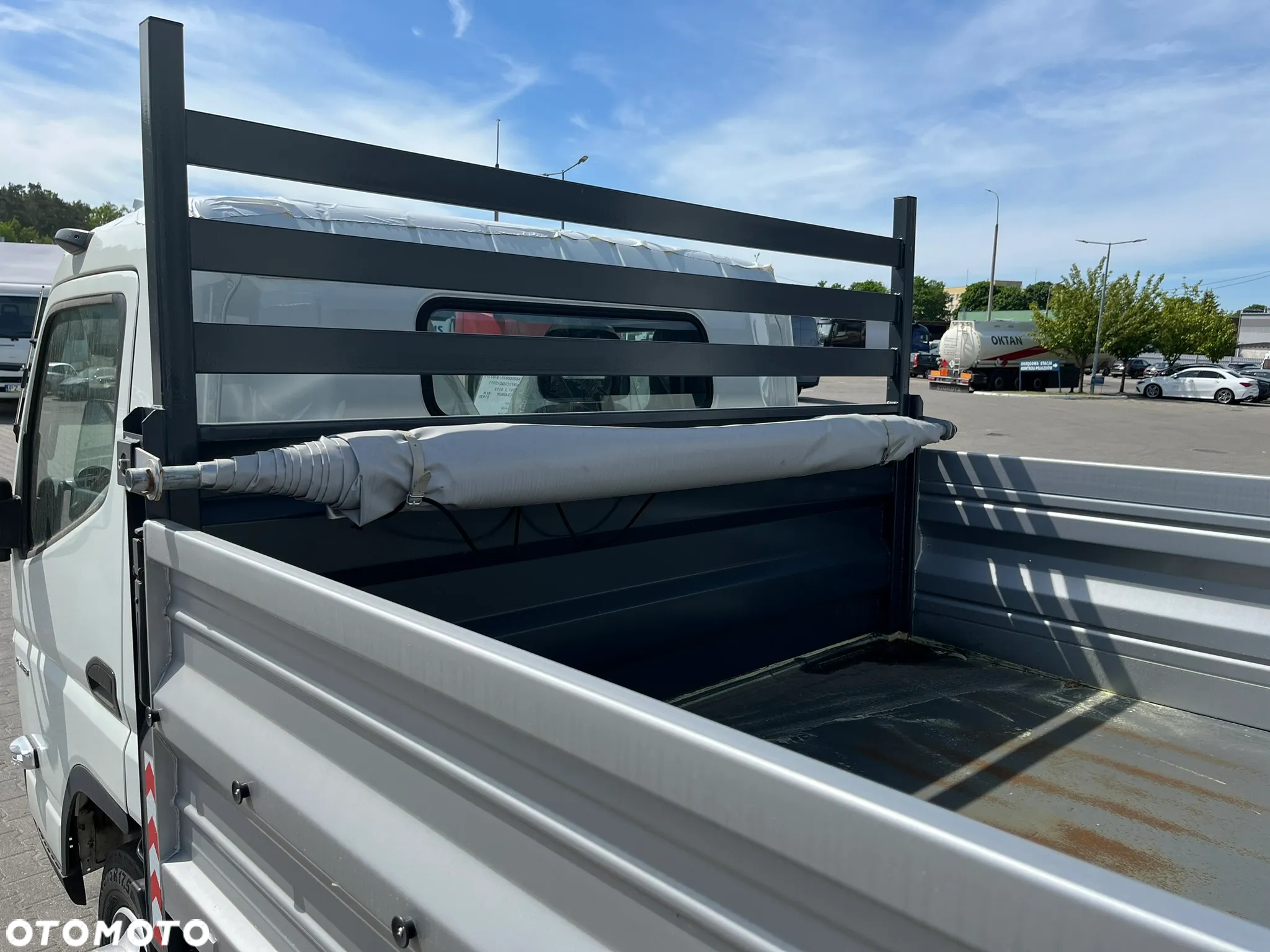 FUSO Canter 7C18 Wywrotka 3W - 11