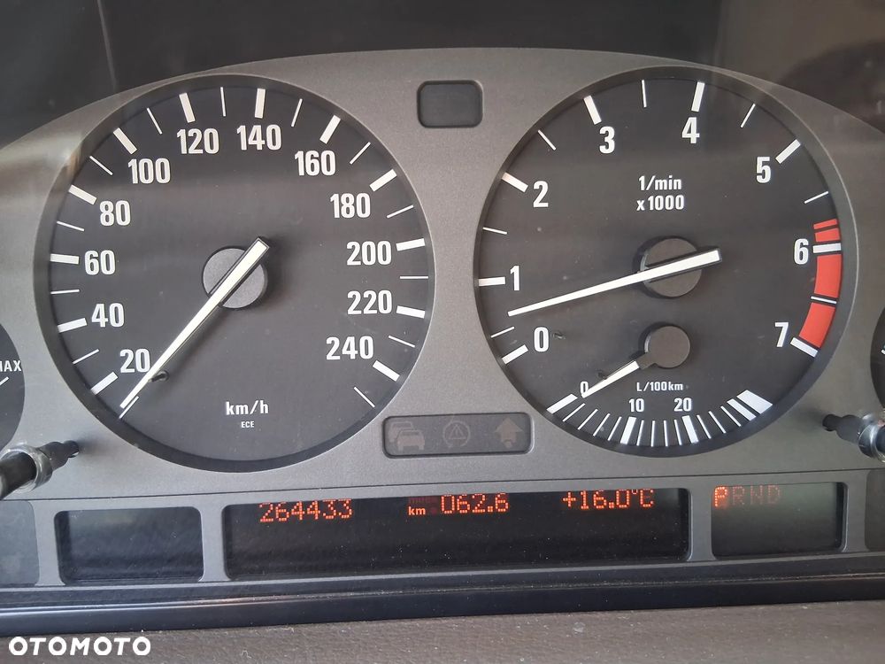 BMW Seria 7 - 23