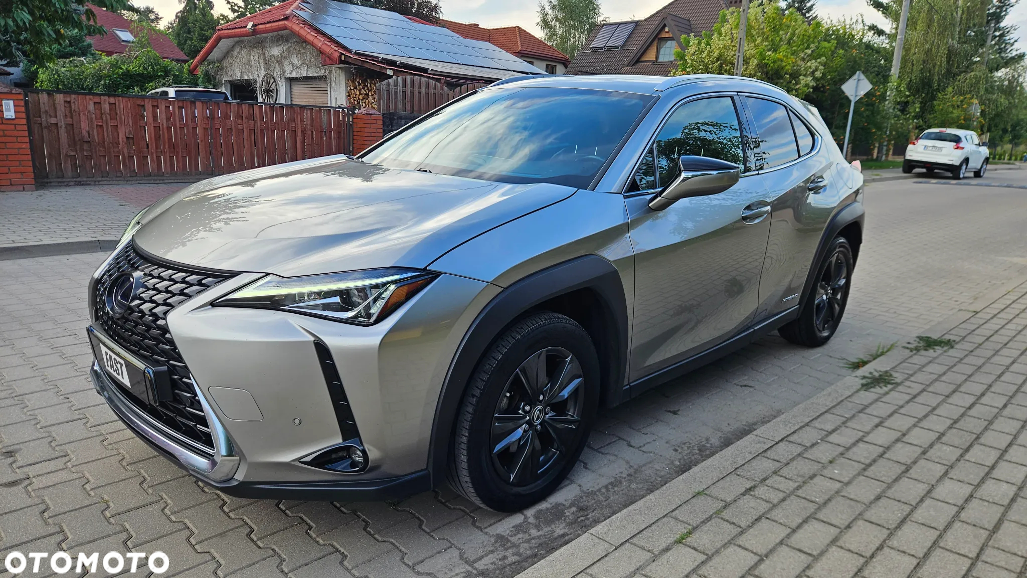 Lexus UX 250h Luxury Line - 2