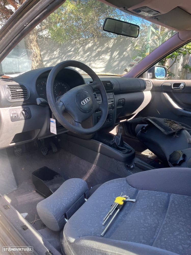 Audi A3 1.6 - 11