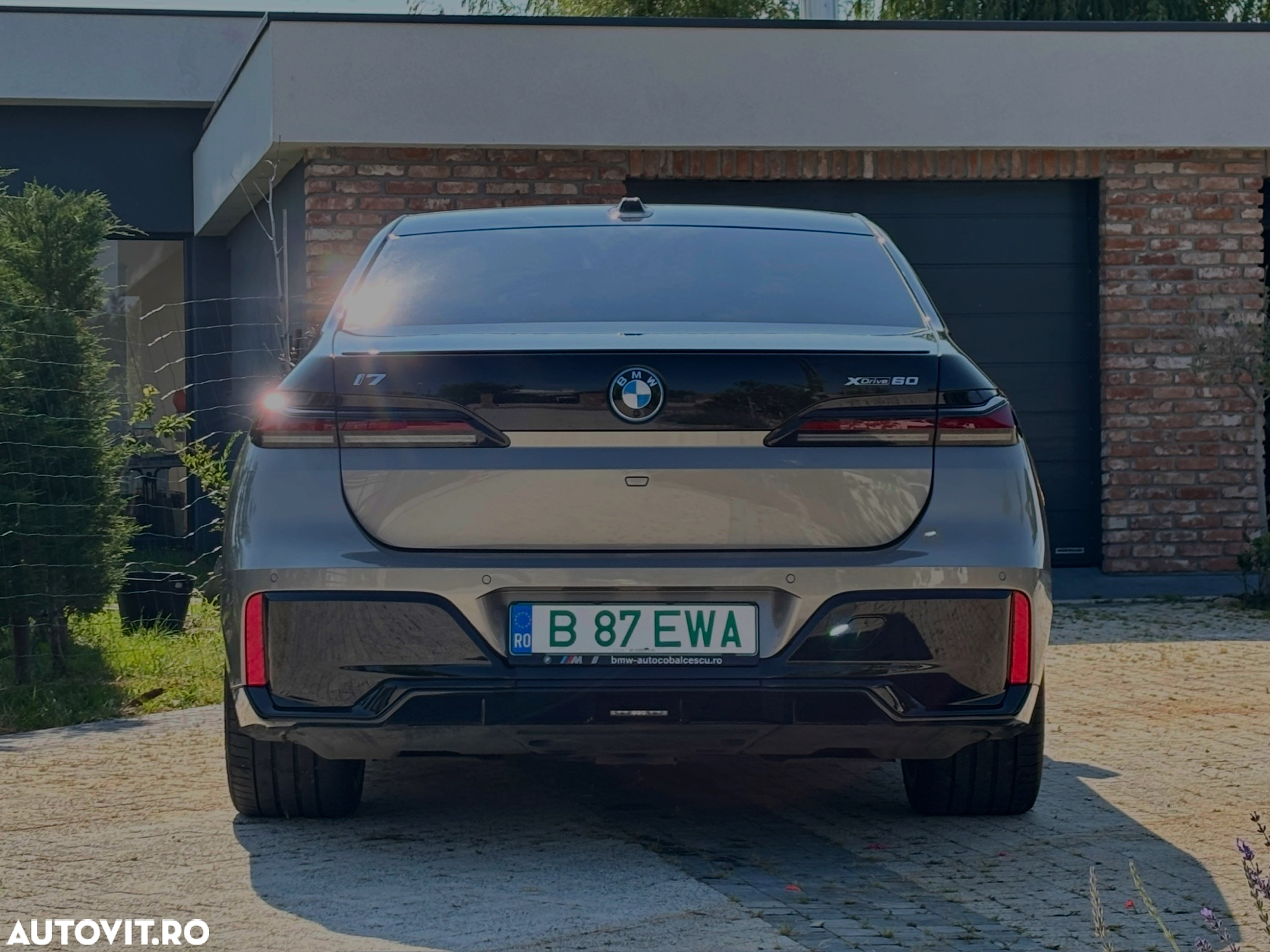 BMW i7 xDrive60 - 12
