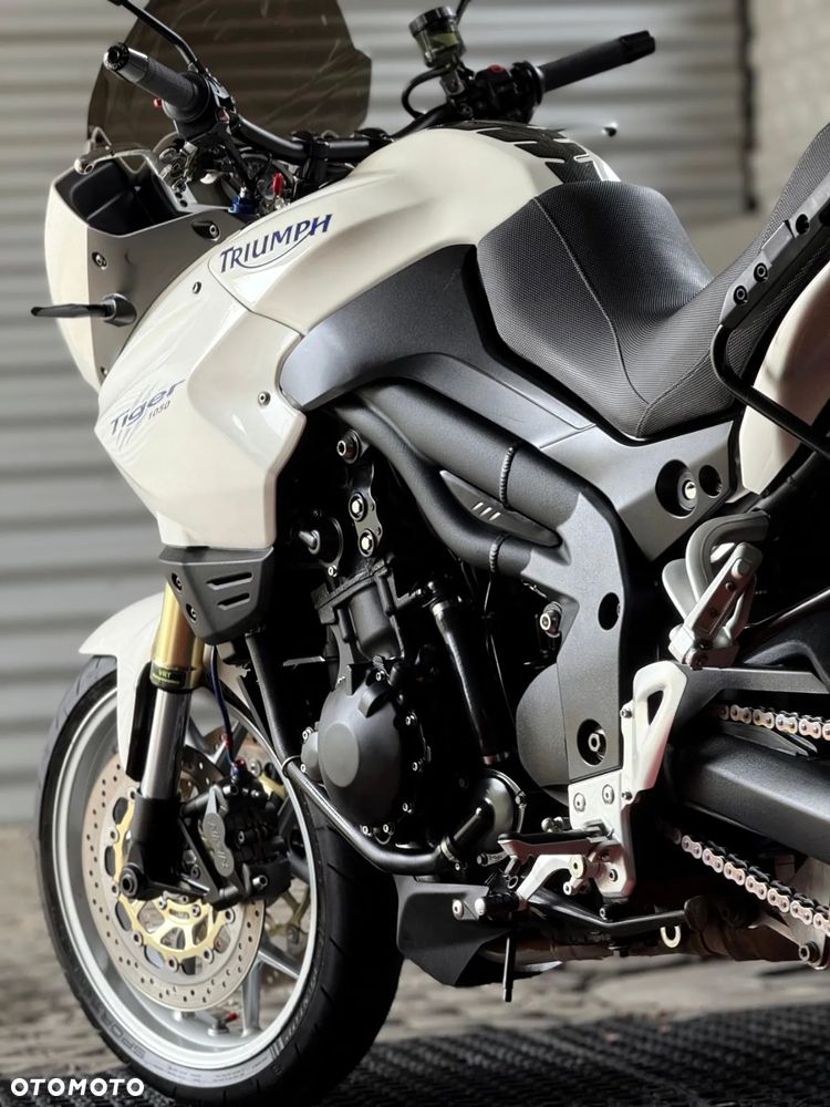 Triumph Tiger - 35