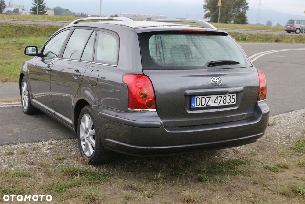 Toyota Avensis 2.0 D-4D Combi - 13