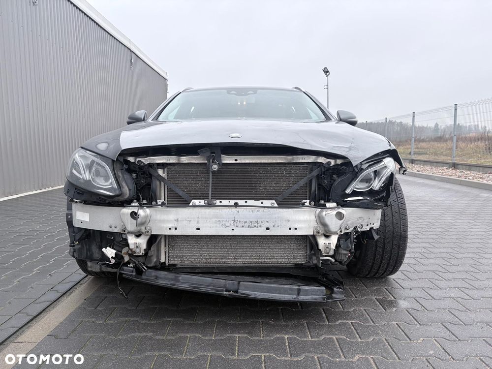 Mercedes-Benz Klasa E 400 7G-TRONIC - 8