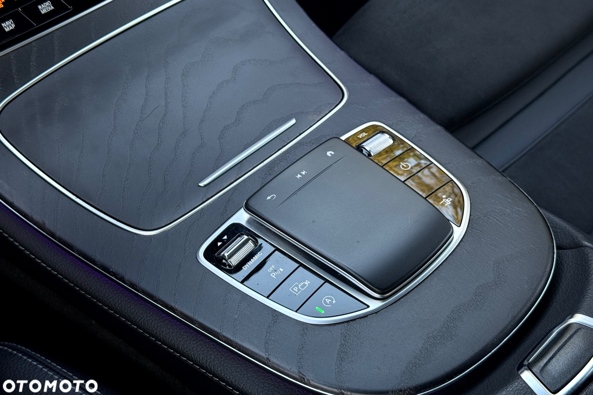 Mercedes-Benz Klasa E 220 d Coupe 4-Matic AMG - 17