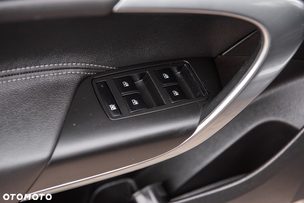 Opel Insignia - 18