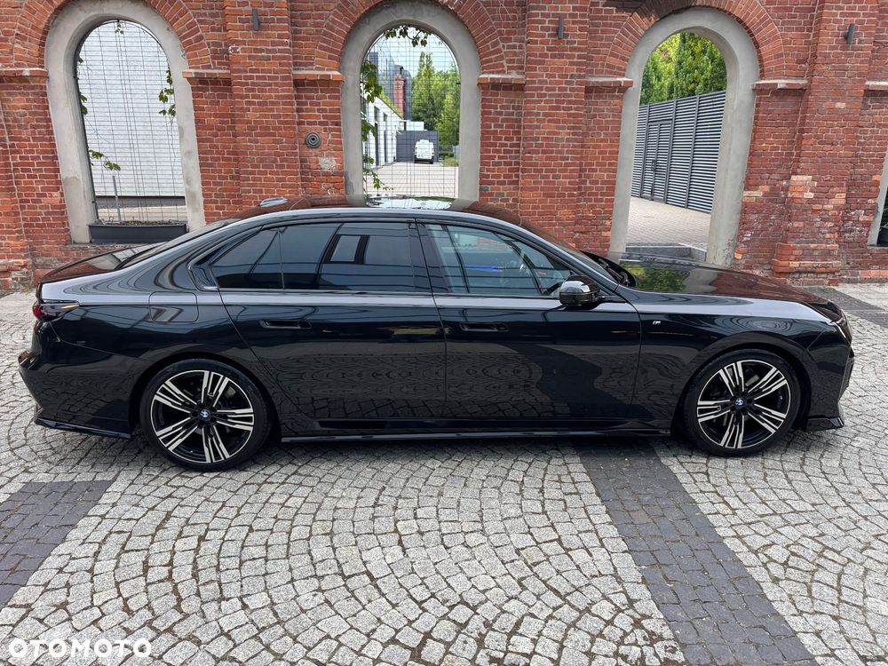 BMW Seria 7 740i - 34