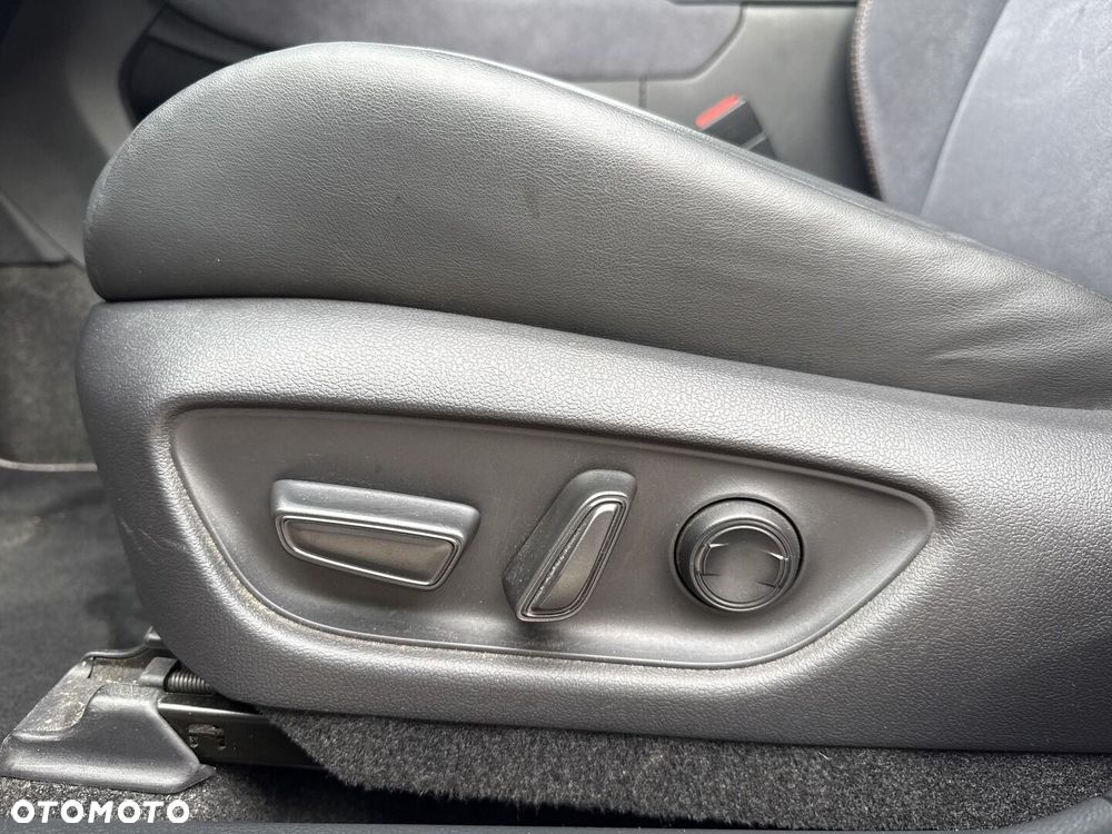 Lexus LBX 1.5 Hybrid Cool - 27
