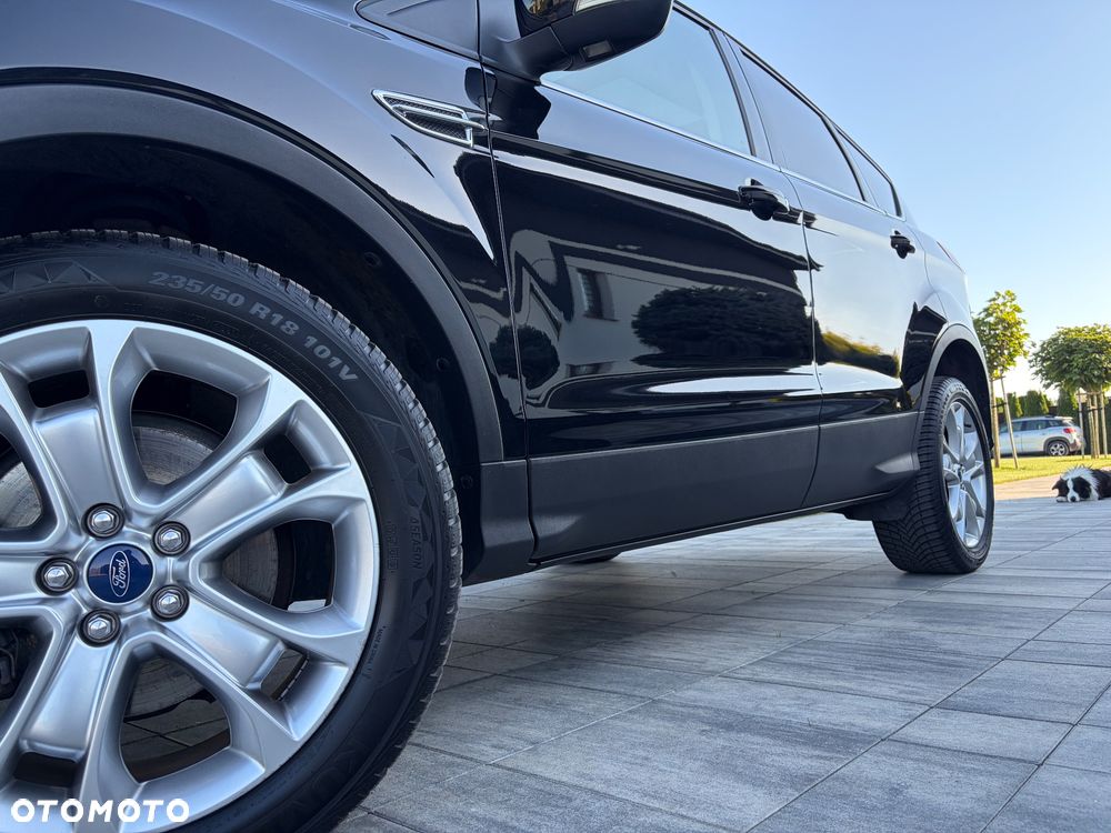 Ford Kuga 1.5 EcoBoost 2x4 Titanium - 35