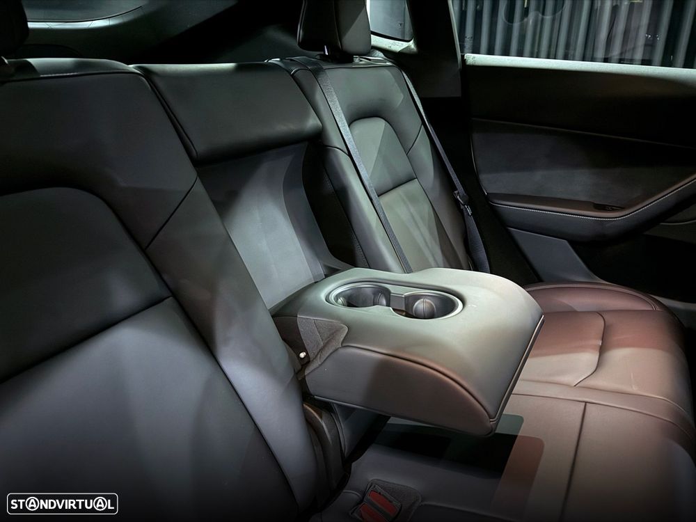 Tesla Model Y Standard - 37