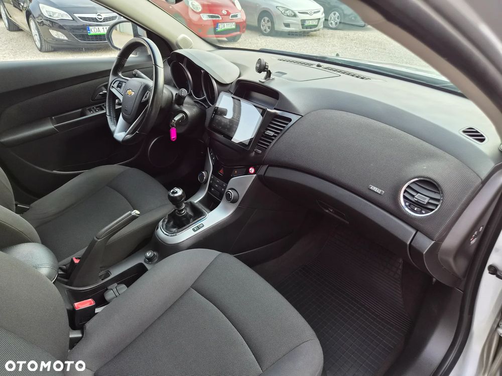 Chevrolet Cruze - 23