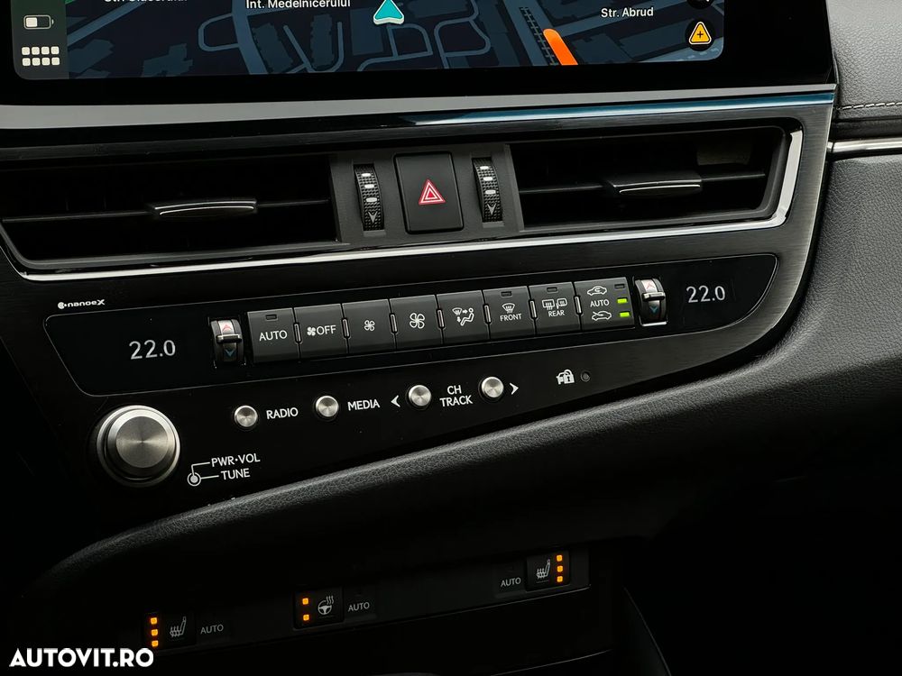 Lexus Seria ES 300h Executive - 23