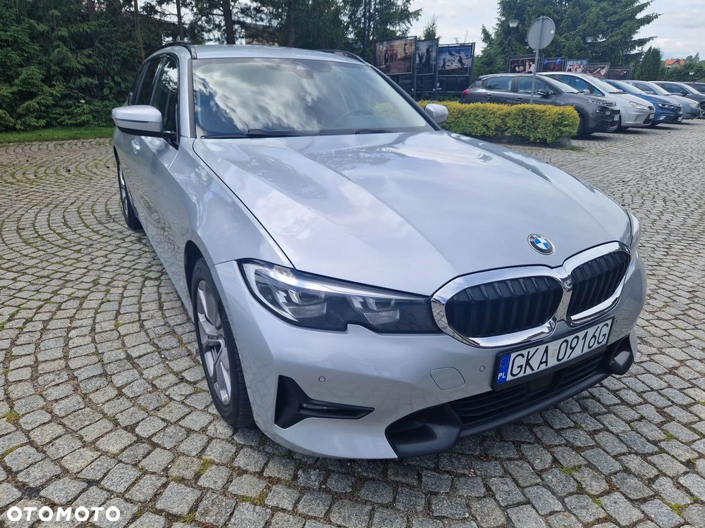 BMW Seria 3 330e xDrive - 4