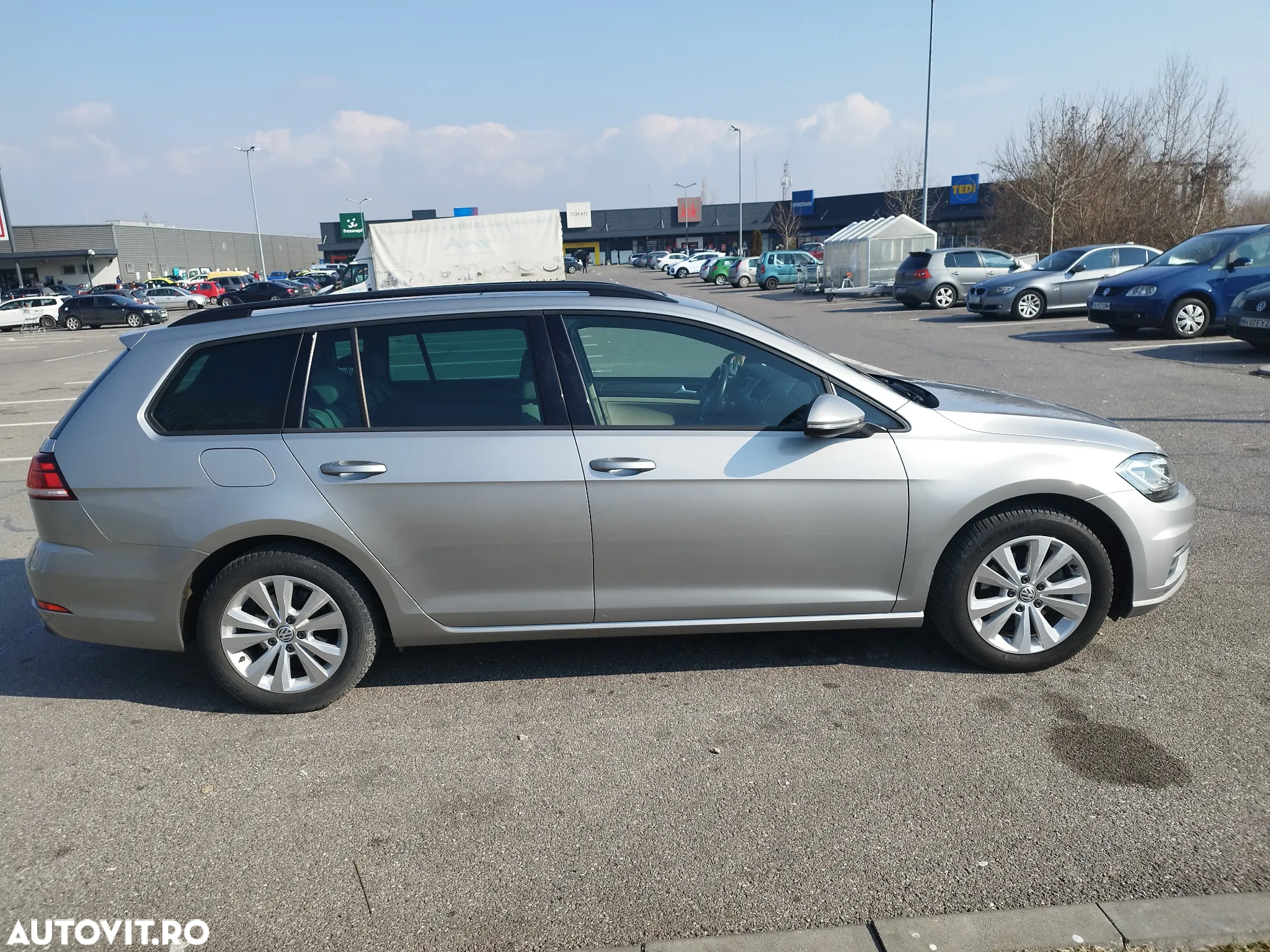 Volkswagen Golf 1.6 TDI Comfortline - 10