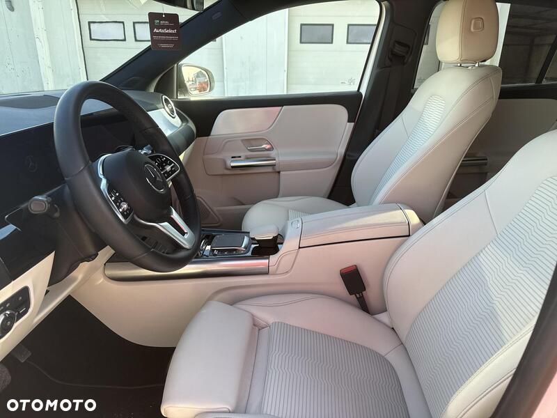 Mercedes-Benz GLA 200 Style - 11