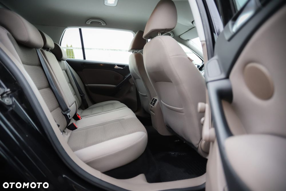 Volkswagen Golf 2.0 TDI Highline - 11