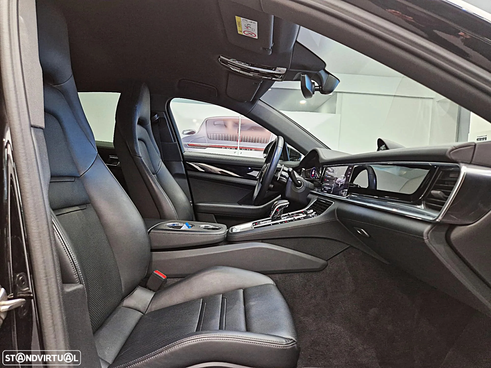 Porsche Panamera 4 E-Hybrid - 28