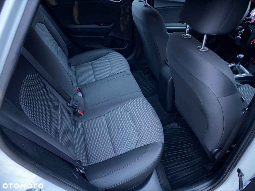 Kia Ceed 1.6 CRDi SCR M - 25