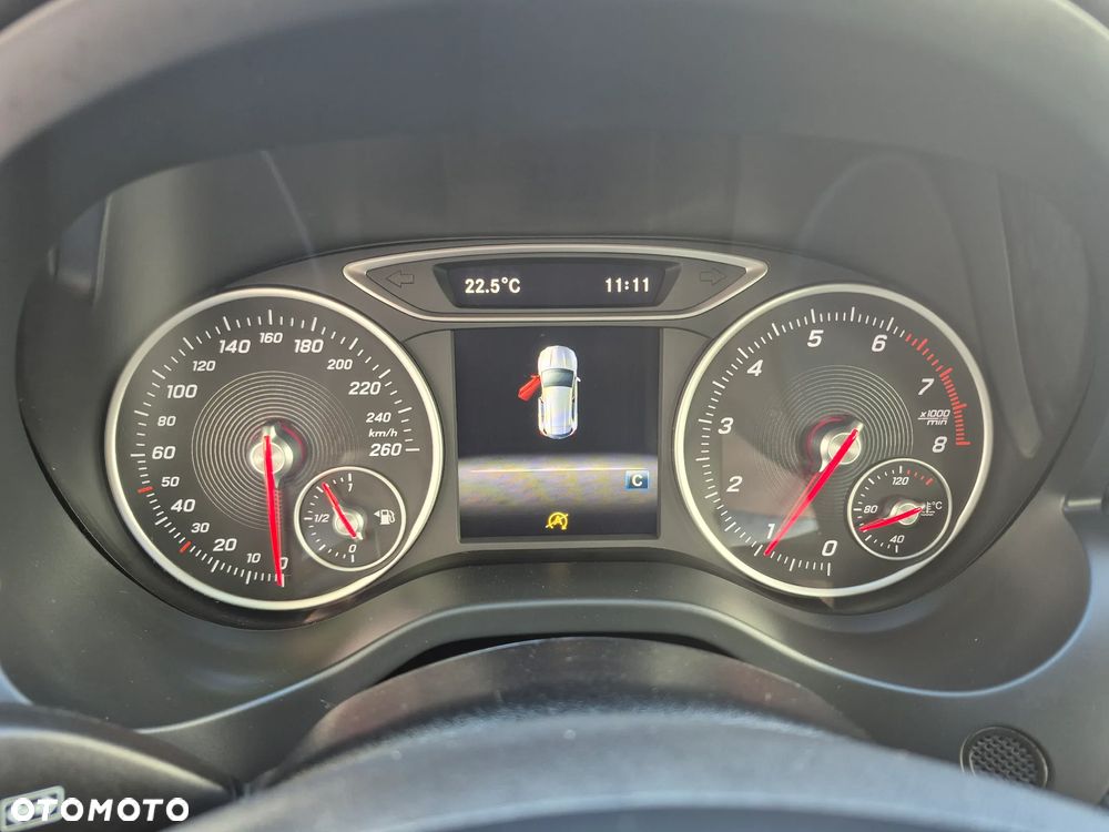 Mercedes-Benz GLA 180 Style - 23