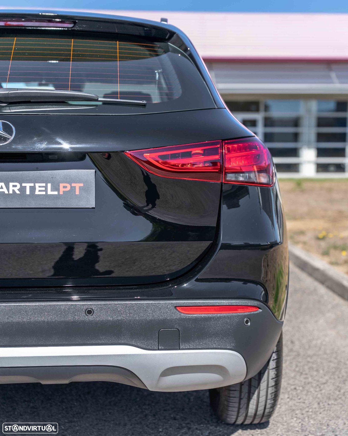 Mercedes-Benz GLA 180 7G-DCT - 9