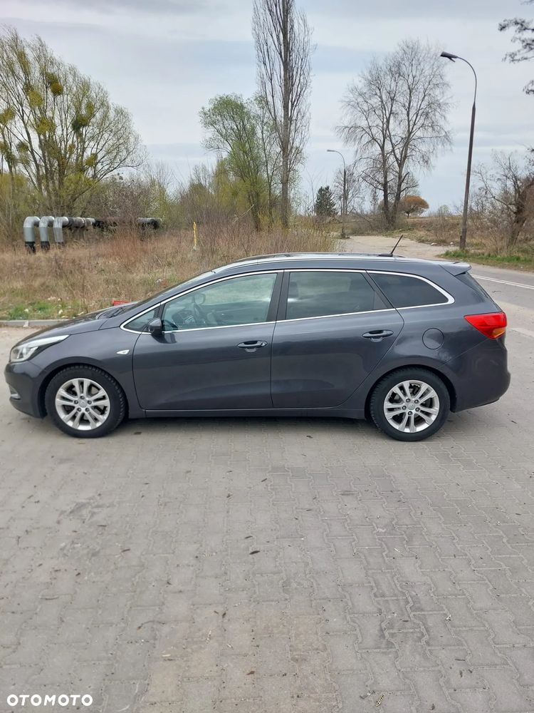 Kia Ceed 1.6 CRDi 128 Platinum Edition - 4