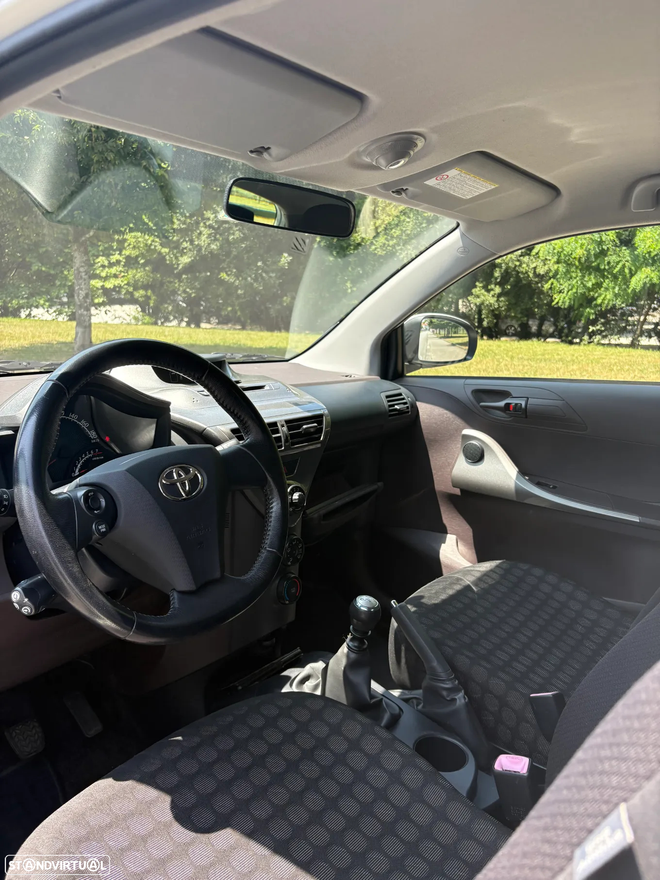Toyota iQ 1.0 VVT-i - 7