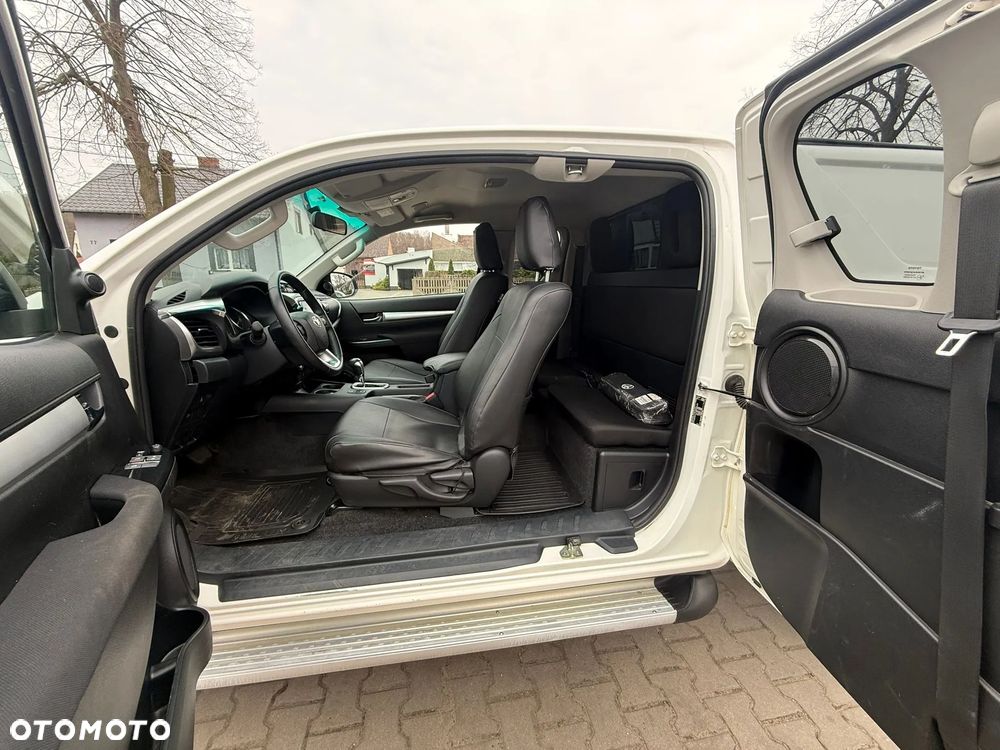 Toyota Hilux - 12