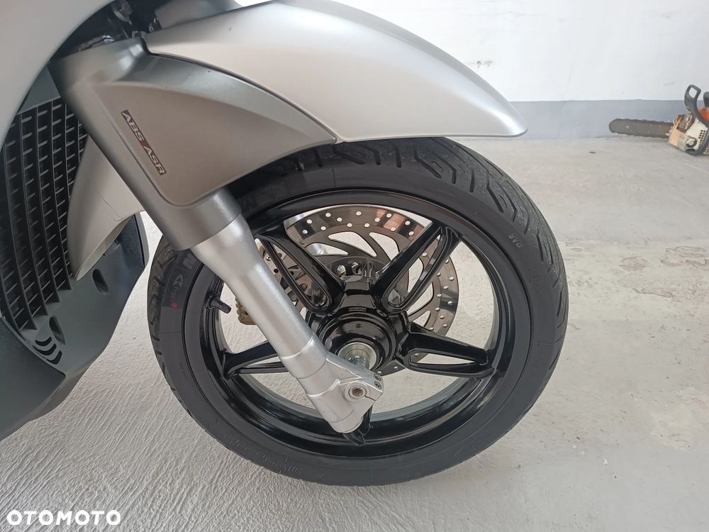 Piaggio Beverly - 21