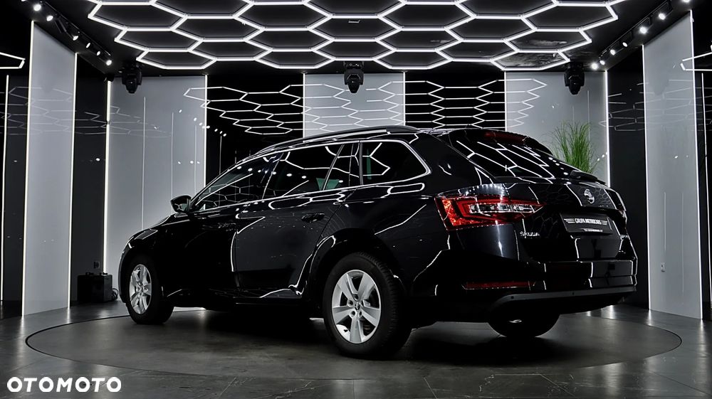 Skoda Superb 2.0 TDI Ambition DSG - 4