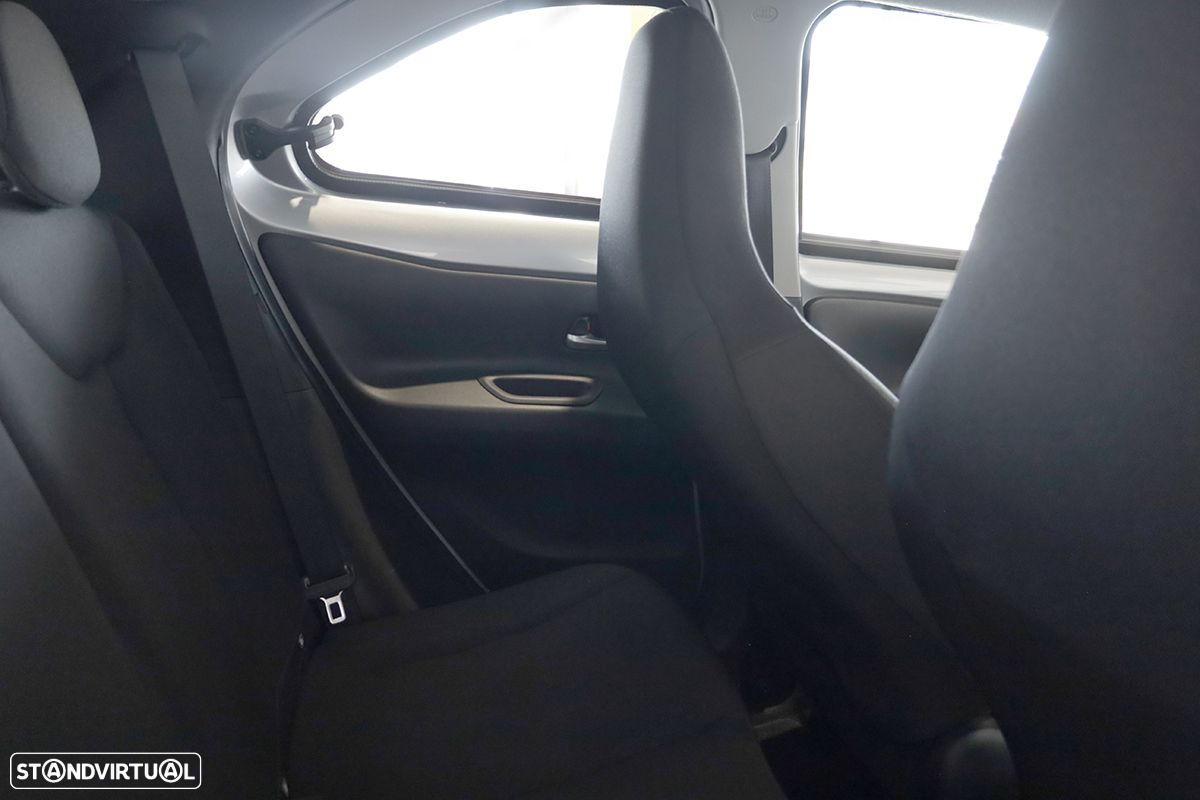 Toyota Aygo 1.0 X-Play - 17