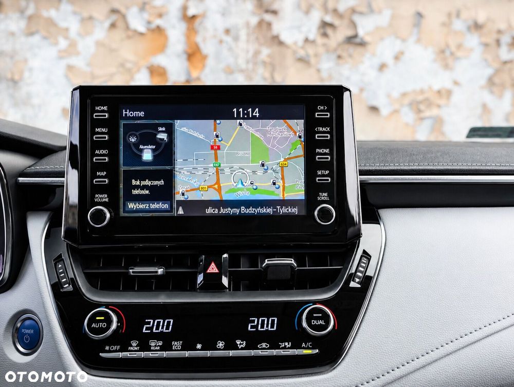 Toyota Corolla 2.0 Hybrid Executive - 24