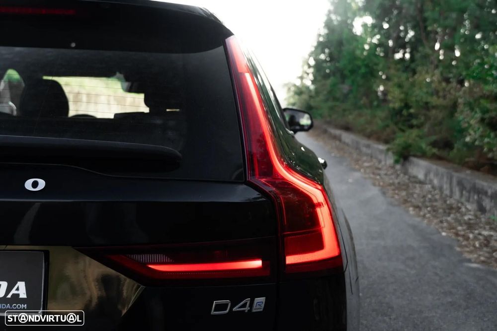 Volvo V90 2.0 D4 R-Design Geartronic - 35