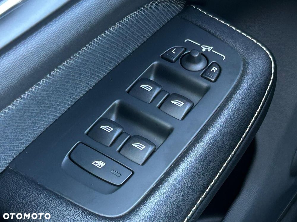 Volvo V60 B3 B Plus Dark - 20