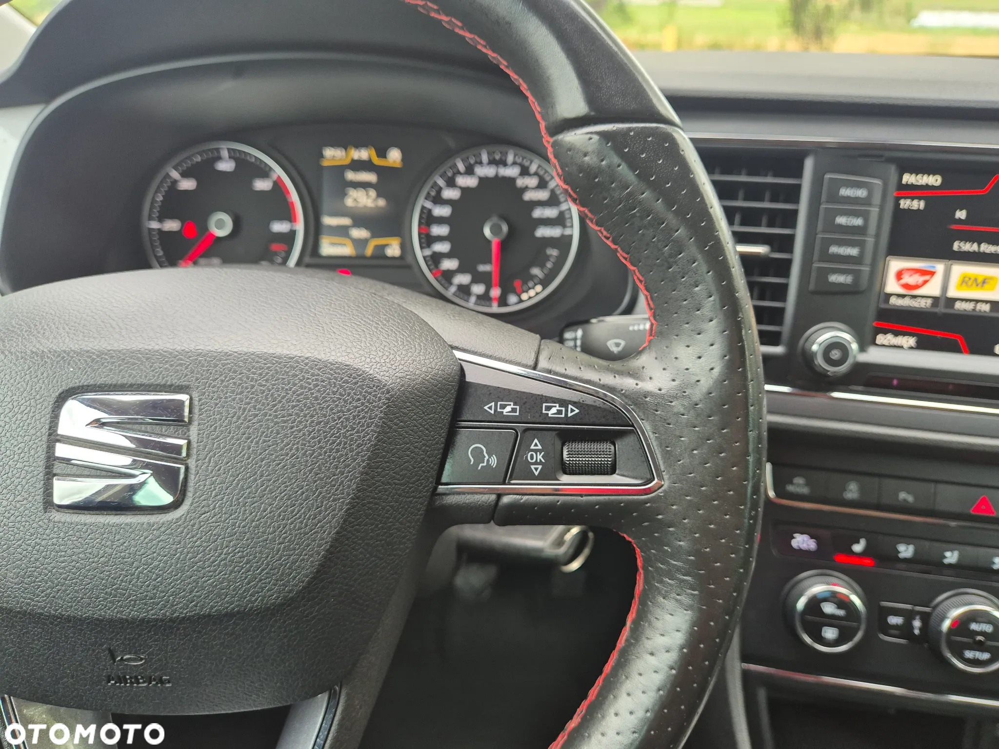 Seat Leon Sportstourer 2.0 TDI FR Plus - 25