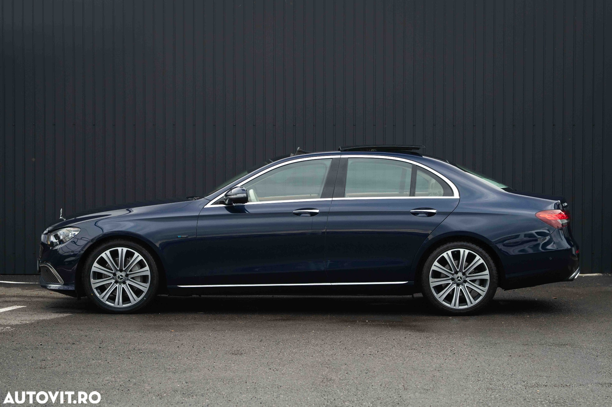 Mercedes-Benz E 300e 4Matic 9G-TRONIC Edition AVANTGARDE - 9