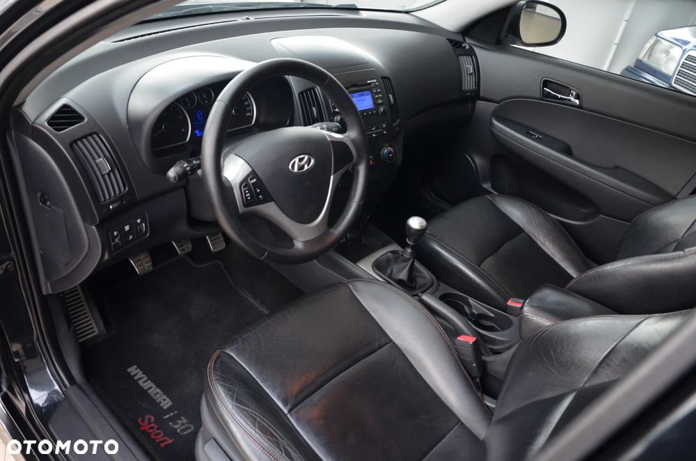 Hyundai i30 1.6 CRDi FIFA WM Edition - 23