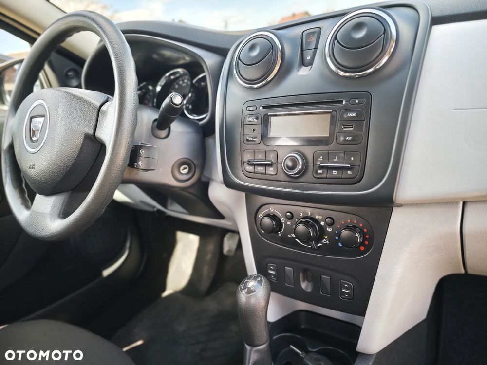 Dacia Logan 1.2 16V 75 Essentiel - 10