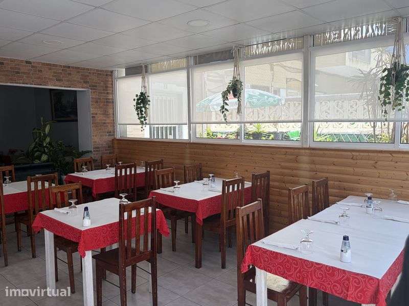 Trespassa-se restaurante churrasqueira
