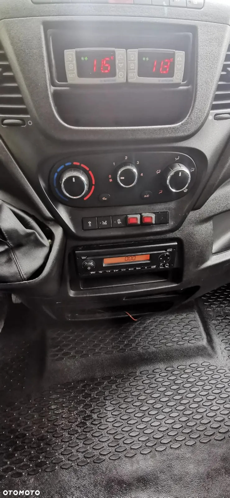 Iveco DAILY - 16