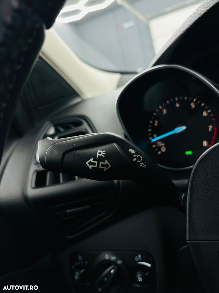 Ford Kuga 1.5 EcoBoost 2x4 Business Edition - 25