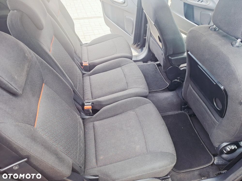 Ford Galaxy 2.0 TDCi Trend - 13