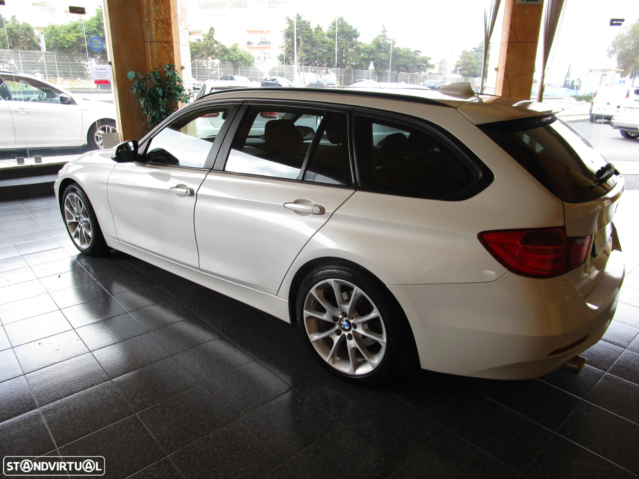 BMW 320 d Touring Aut. Sport Line - 7