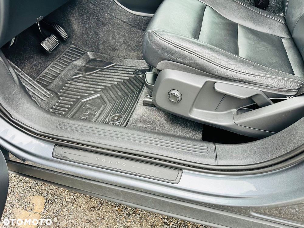 Volvo XC 40 D4 AWD - 27
