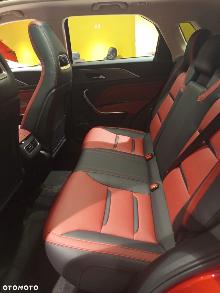 Bestune T77 1.5T Business DCT - 7