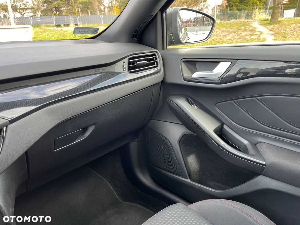 Ford Focus 1.0 EcoBoost ST-Line - 24